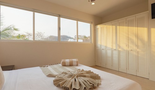 Suite, 1 King Size Bed, City View