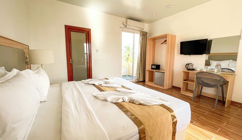 Habitación Deluxe con 1 cama doble o 2 individuales, balcón, vistas al mar