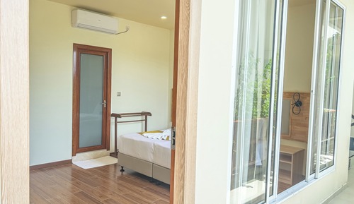Habitación Deluxe con 1 cama doble o 2 individuales, vistas a la piscina