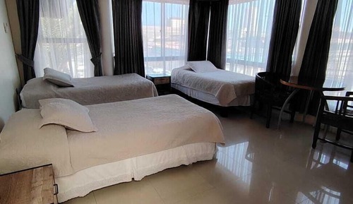 Habitación triple estándar, vistas a la ciudad