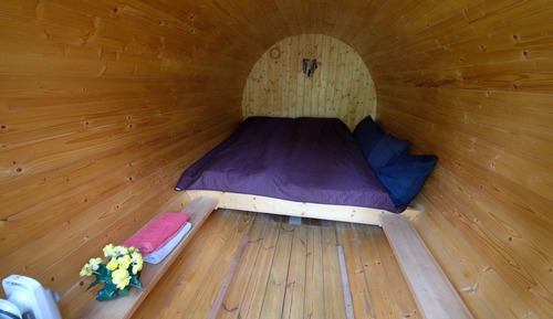 Cabaña básica, 1 cama de matrimonio grande, baño compartido