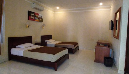 Habitación Deluxe con 1 cama doble o 2 individuales, 2 camas individuales, balcón