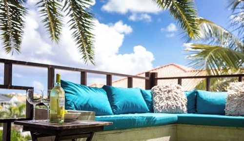 Apartamento panorámico, 1 cama de matrimonio grande, cocina básica, vistas al jardín