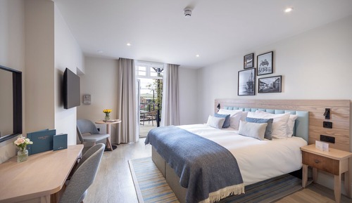 Habitación clásica con 1 cama doble o 2 individuales, 1 cama de matrimonio grande, vistas al mar