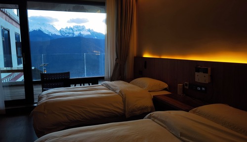 Classic Triple Room, Hill View