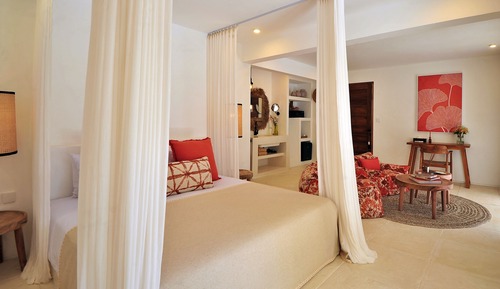 Suite superior, vistas a la piscina