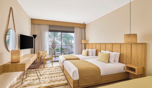 Habitación superior, vistas al jardín (Queen or Twin)