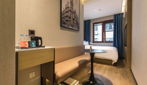 Habitación básica doble, no fumadores, vistas a la ciudad