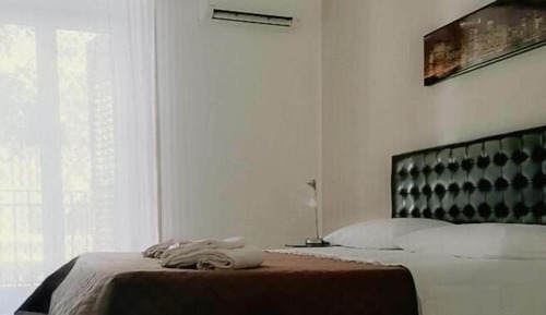 Habitación clásica con 1 cama doble o 2 individuales, balcón