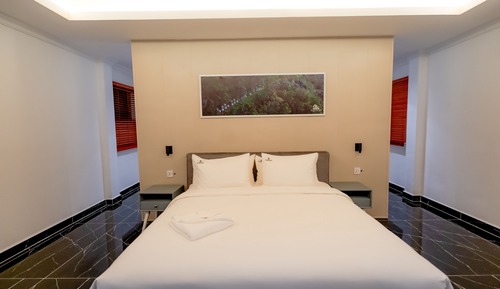 Royal Suite - Private 2 Bedrooms Villa Garden View