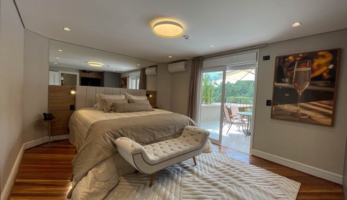 Apartamento Luxo com Varanda e Cama Queen