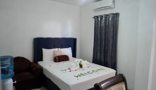 Estudio romántico, 1 cama de matrimonio, frigorífico y microondas, planta baja