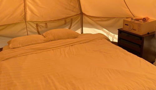Tienda clásica, 1 cama de matrimonio grande, baño privado, vistas al valle