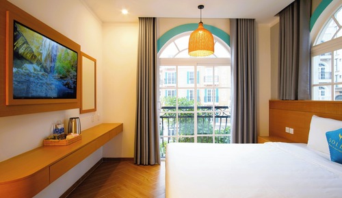 Habitación Deluxe doble, 1 cama de matrimonio grande, vistas a la ciudad
