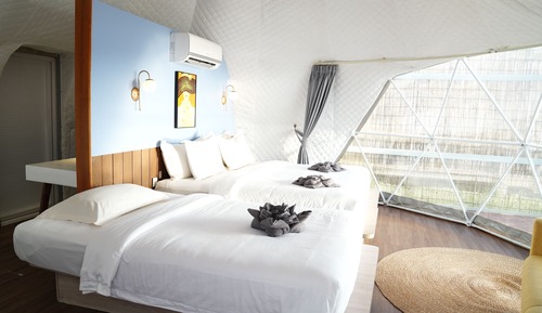 Habitación familiar, vistas al jardín