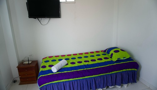 Estudio básico, 1 cama doble, vistas a la ciudad