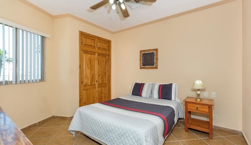 Apartamento, 2 camas de matrimonio, patio, vistas al jardín (Casa Blanca CB 102)