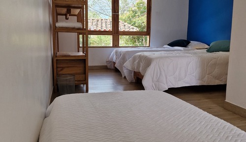 Habitación triple Confort, vistas a la ciudad