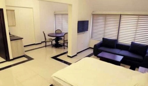 Habitación clásica con 1 cama doble o 2 individuales, vistas a la ciudad