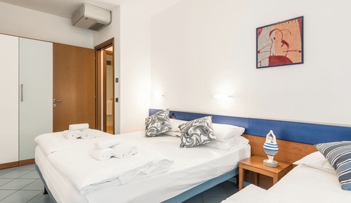 Apartamento, 1 habitación, vistas al jardín, planta baja
