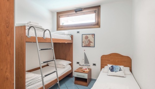Apartamento, 2 habitaciones, vistas al jardín, planta baja