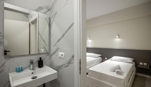Triple Room with City View