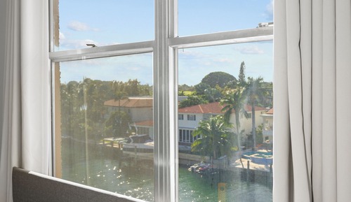 Apartamento, balcón, vistas a la bahía