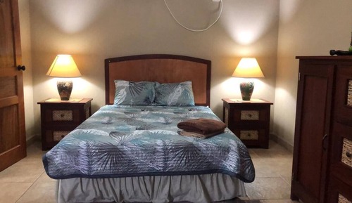 Suite estudio superior, varias camas, baño privado, vistas a la montaña