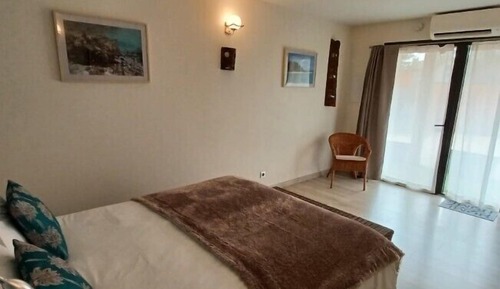 Habitación Confort, vistas a la piscina
