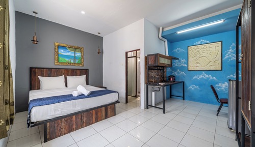 Apartamento clásico, balcón, vistas a la piscina