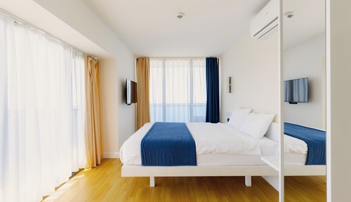 Apartamento de lujo, balcón