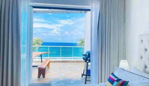 Ático ejecutivo, balcón, vistas al mar