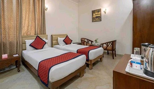 Habitación clásica, varias camas, vistas al jardín