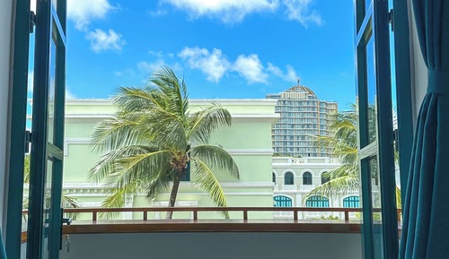 Deluxe Room, Balcony