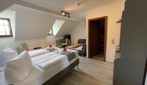 Estudio familiar, 2 camas individuales, baño privado, vistas al complejo turístico