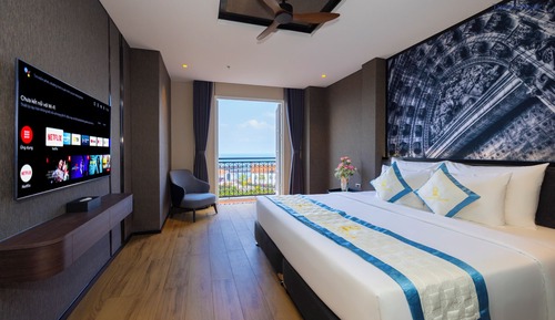 Habitación superior con 1 cama doble o 2 individuales, vistas al mar