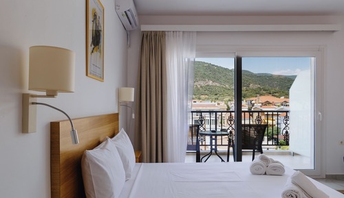 Habitación estándar doble, balcón, vistas a la montaña