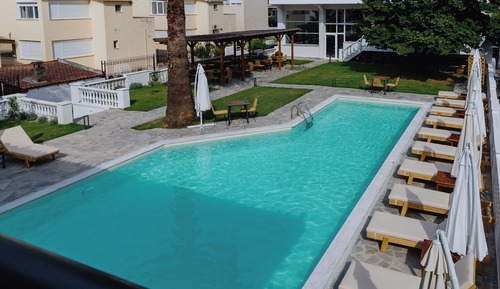 Suite estándar, balcón, vistas a la piscina