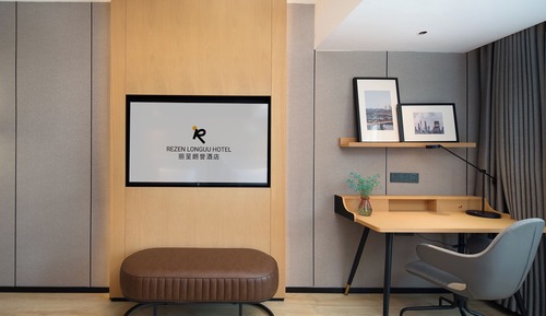 Habitación superior con 2 camas individuales, vistas a la ciudad