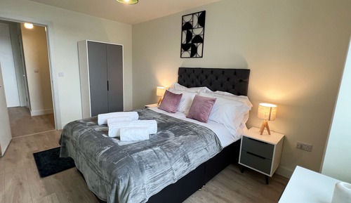 Apartamento económico, baño privado, vistas a la ciudad (Two Bedroom)