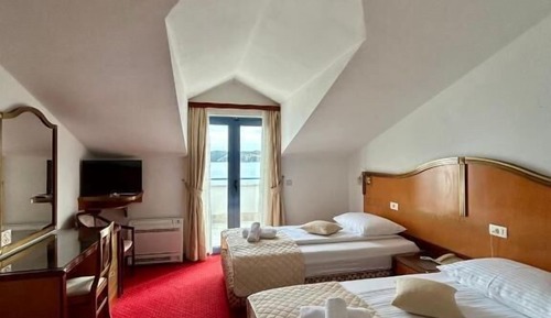 Habitación, balcón, vistas al mar