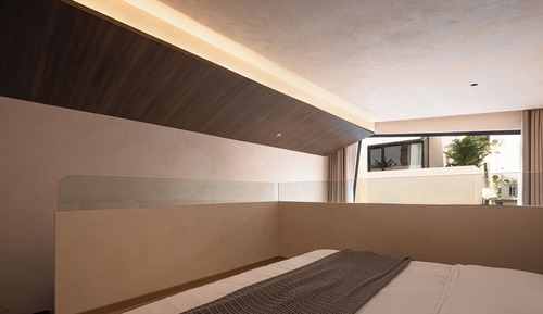 Luxury Studio Suite, 1 King Bed, Pool Access, Pool View