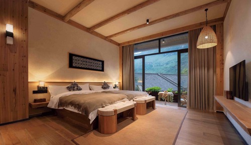 Habitación superior con 2 camas individuales, vistas a la colina
