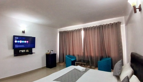 Habitación familiar, 1 cama de matrimonio grande, vistas al valle