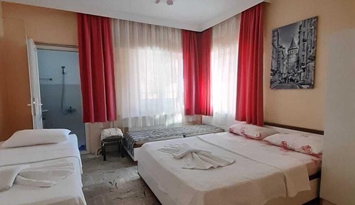 Habitación cuádruple económica, vistas al jardín