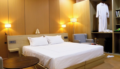 Habitación superior con 1 cama doble o 2 individuales, vistas a la montaña