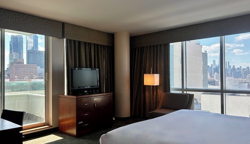 Suite, 1 cama de matrimonio grande, balcón, vistas a la ciudad