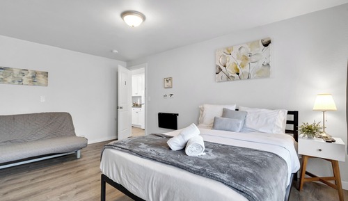 Habitación cuádruple básica, 1 cama de matrimonio con sofá cama