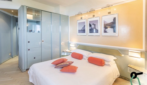 Habitación triple, balcón