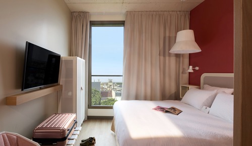 Habitación clásica con vista a la ciudad - incluye refrigerios y bebidas de autoservicio en el Club